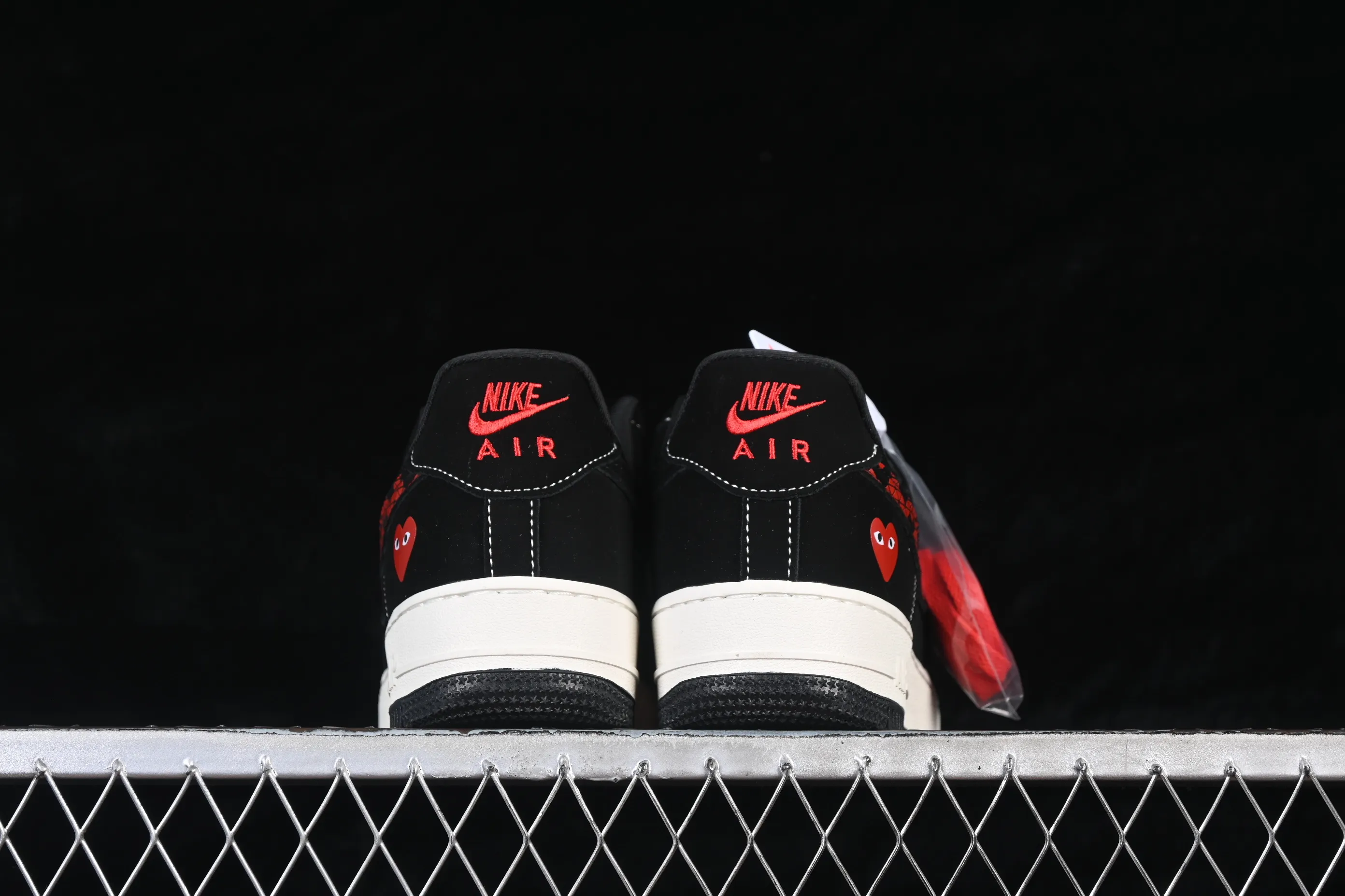 All categories Nk Air Force 1 Air Force series Nk Air Force 1 Low Air Force low-top Nike Air Force 1'07 Low Rei Kawakubo co-branded matte black and red love Air Force 1 low-top casual sneakers LD1999-007